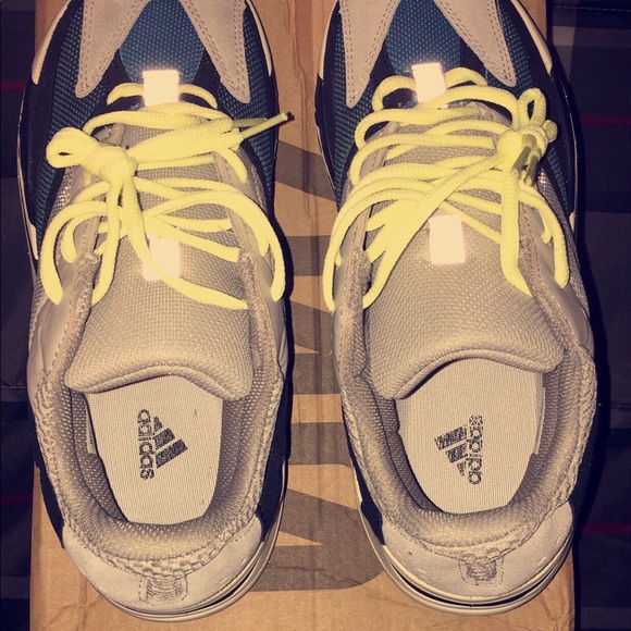 Yeezy Boost 700 - Picture 3 of 3